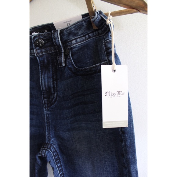 Miss Me Jeans NWT High Rise Cropped Boot with Flared Open Hems 26 2 Bling - Picture 3 of 12